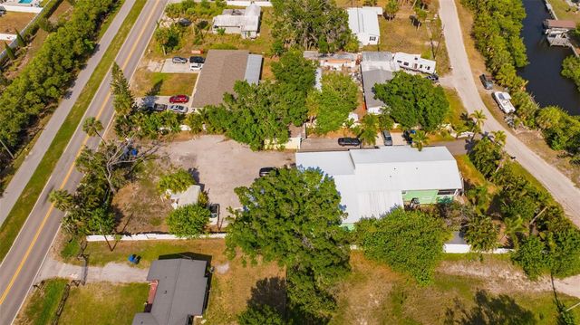 826 W SHELL POINT STREET, Ruskin, FL 33570