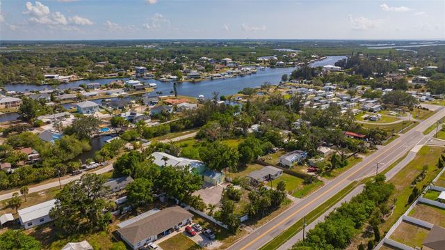 826 W SHELL POINT STREET, Ruskin, FL 33570
