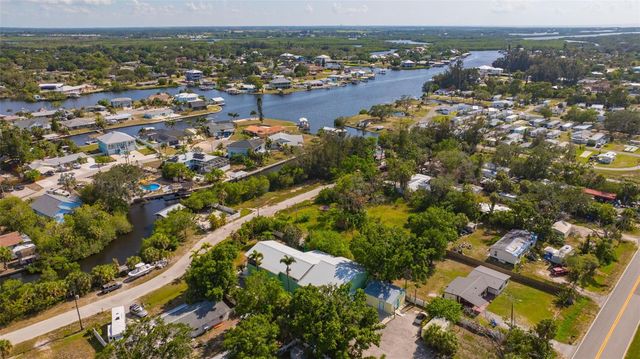 826 W SHELL POINT STREET, Ruskin, FL 33570