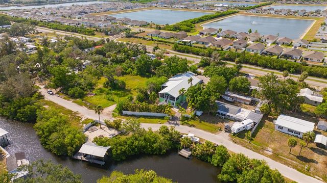 826 W SHELL POINT STREET, Ruskin, FL 33570