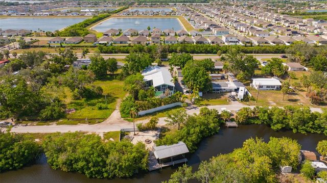 826 W SHELL POINT STREET, Ruskin, FL 33570
