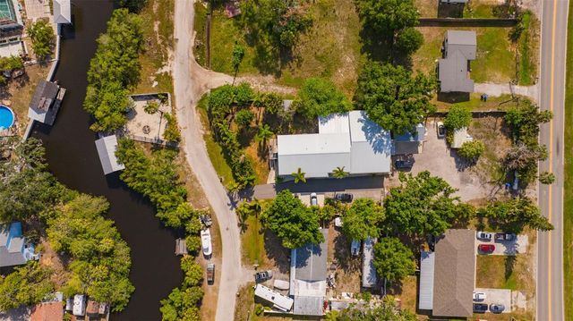 826 W SHELL POINT STREET, Ruskin, FL 33570