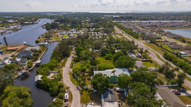 826 W SHELL POINT STREET, Ruskin, FL 33570
