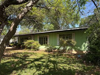 1006 Gilmore ST, Taylor, TX 76574
