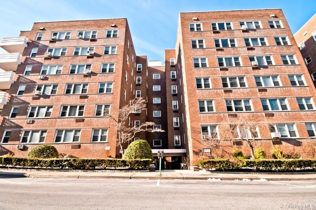 30 E Hartsdale Avenue 3E, Hartsdale, NY 10530 — exterior