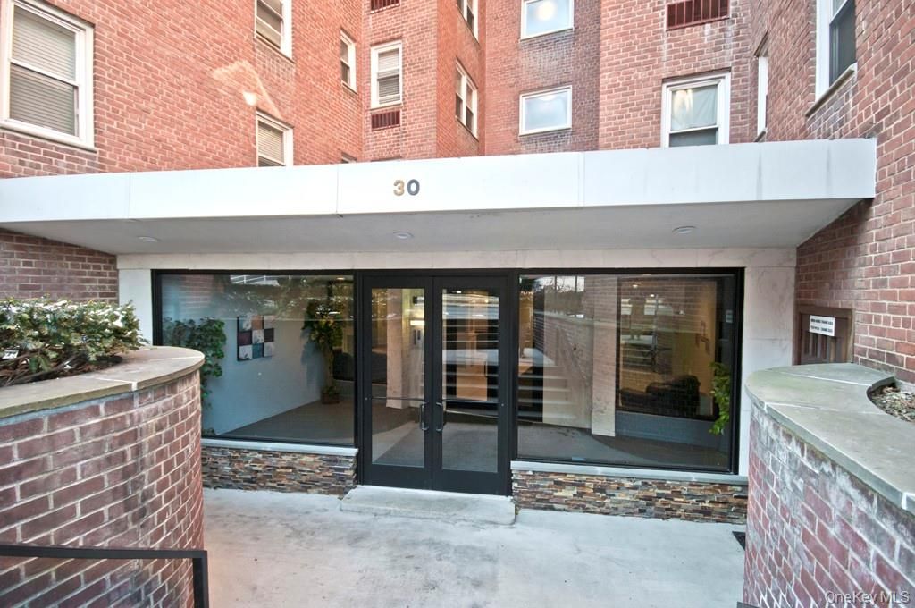 30 E Hartsdale Avenue 3E, Hartsdale, NY 10530 — photo 2