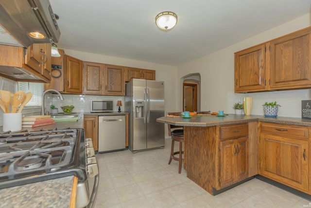 3306 W Maryland Street, Evansville, IN 47720