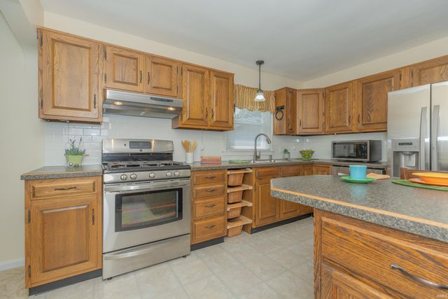 3306 W Maryland Street, Evansville, IN 47720