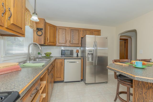 3306 W Maryland Street, Evansville, IN 47720