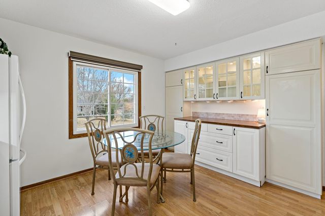 4048 Cinnabar Drive, Eagan, MN 55122