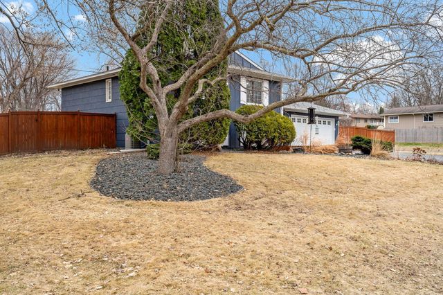 4048 Cinnabar Drive, Eagan, MN 55122