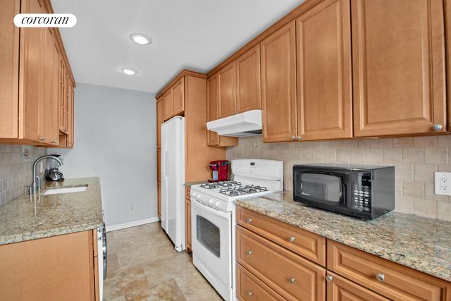 2129 Utopia Pkwy, New York City, NY 11357