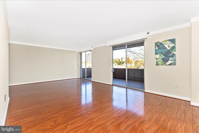 7505 DEMOCRACY BLVD, Bethesda, MD 20817