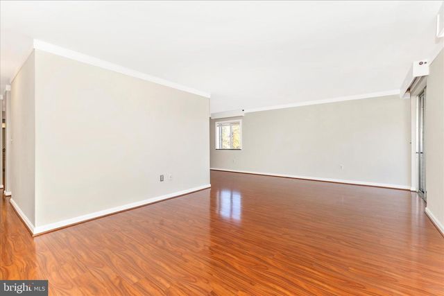 7505 DEMOCRACY BLVD, Bethesda, MD 20817