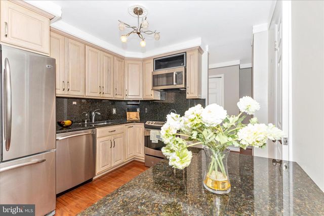 7505 DEMOCRACY BLVD, Bethesda, MD 20817