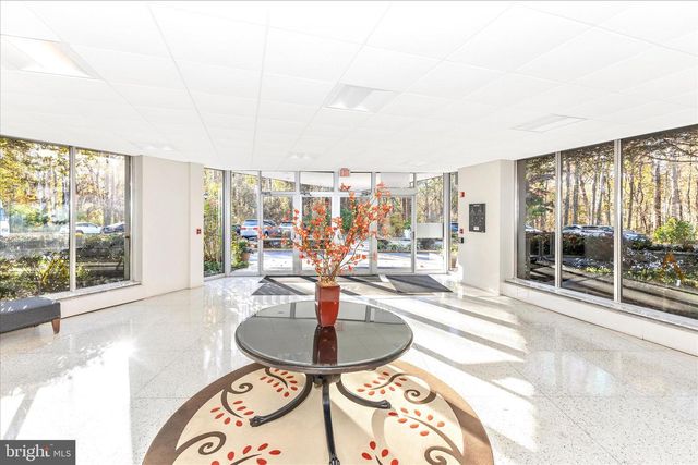 7505 DEMOCRACY BLVD, Bethesda, MD 20817