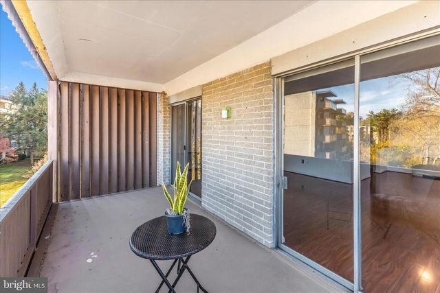 7505 DEMOCRACY BLVD, Bethesda, MD 20817