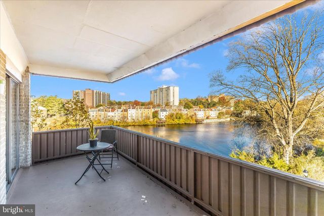 7505 DEMOCRACY BLVD, Bethesda, MD 20817