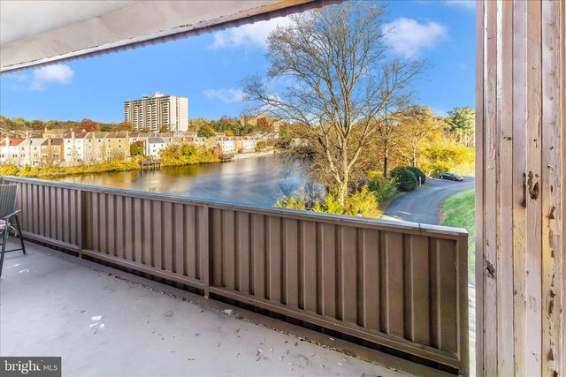 7505 DEMOCRACY BLVD, Bethesda, MD 20817