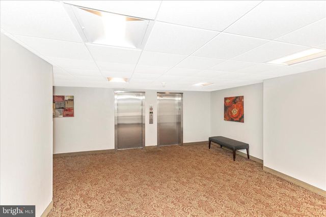 7505 DEMOCRACY BLVD, Bethesda, MD 20817