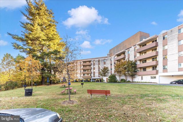 7505 DEMOCRACY BLVD, Bethesda, MD 20817