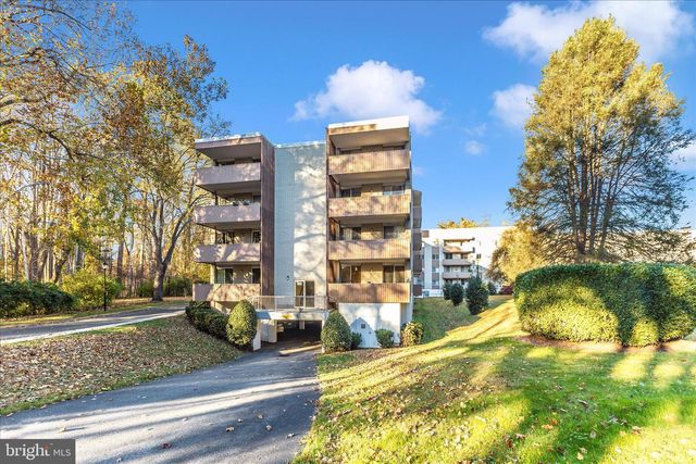 7505 DEMOCRACY BLVD, Bethesda, MD 20817