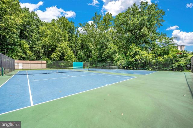 7505 DEMOCRACY BLVD, Bethesda, MD 20817