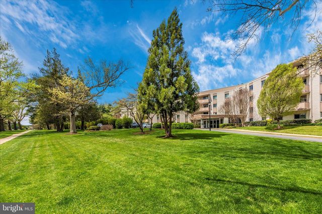 7505 DEMOCRACY BLVD, Bethesda, MD 20817