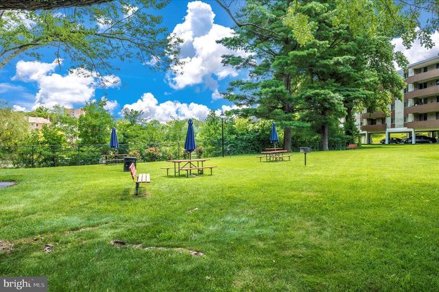 7505 DEMOCRACY BLVD, Bethesda, MD 20817