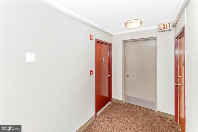 7505 DEMOCRACY BLVD, Bethesda, MD 20817