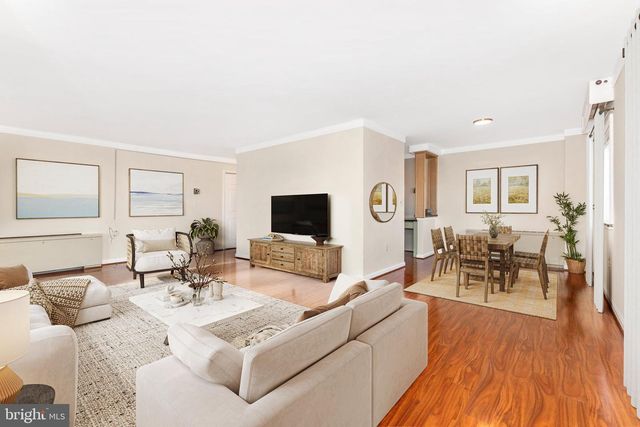 7505 DEMOCRACY BLVD, Bethesda, MD 20817