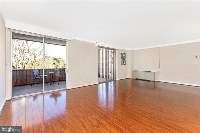 7505 DEMOCRACY BLVD, Bethesda, MD 20817