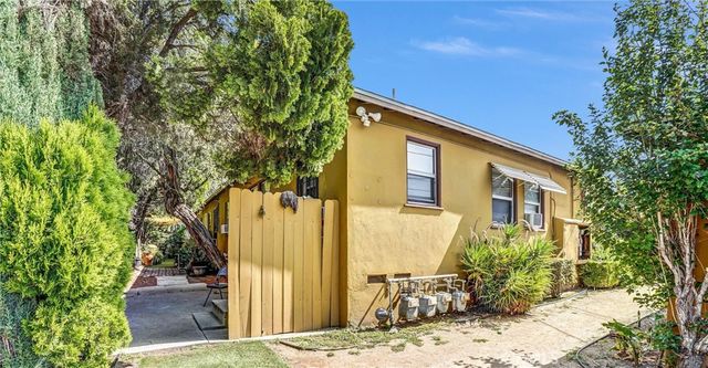 15212 Victory Blvd 4, Van Nuys, CA 91411