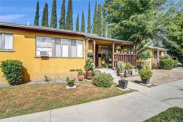 15212 Victory Blvd 4, Van Nuys, CA 91411
