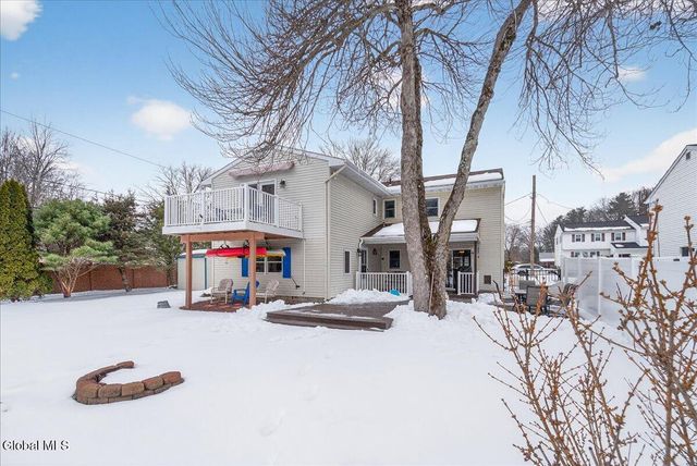 22 Thelma Street, Colonie, NY 12205