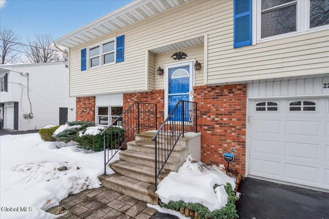 22 Thelma Street, Colonie, NY 12205