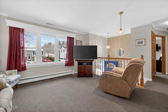 22 Thelma Street, Colonie, NY 12205