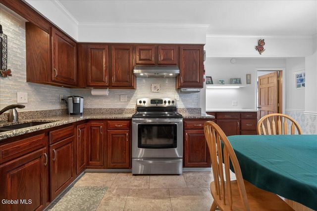 22 Thelma Street, Colonie, NY 12205