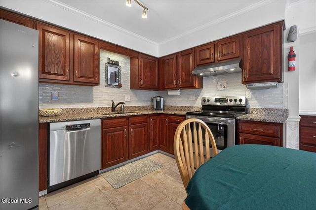 22 Thelma Street, Colonie, NY 12205