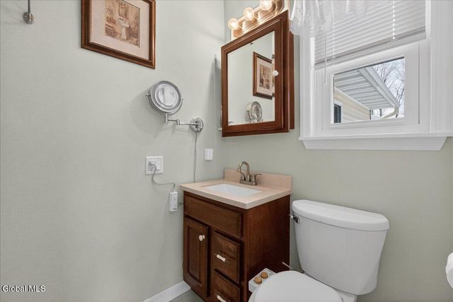 22 Thelma Street, Colonie, NY 12205