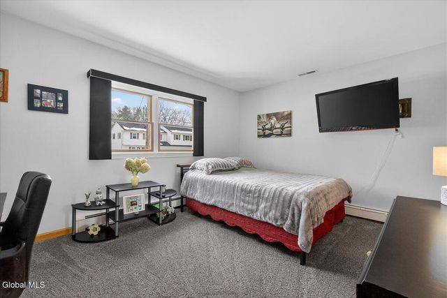 22 Thelma Street, Colonie, NY 12205