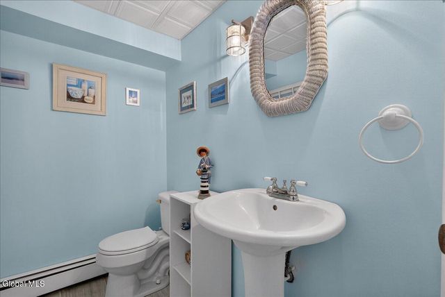 22 Thelma Street, Colonie, NY 12205