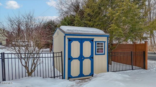 22 Thelma Street, Colonie, NY 12205