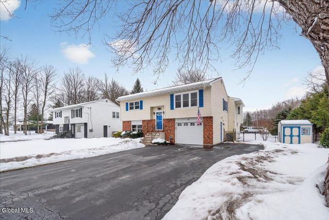 22 Thelma Street, Colonie, NY 12205