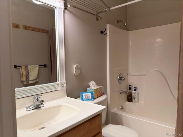14144 Fairway Street, Livonia, MI 48154