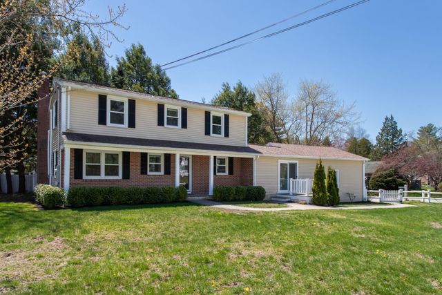 9 Carolan Avenue, Hampton, NH 03842