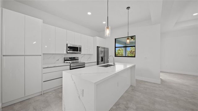 9 TEE VIEW ROAD, Rotonda West, FL 33947