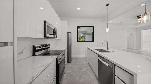 9 TEE VIEW ROAD, Rotonda West, FL 33947