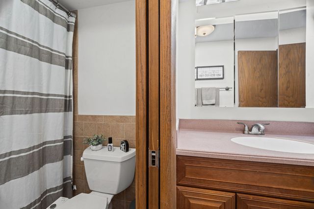 6811 N Olmsted Avenue 205, Chicago, IL 60631