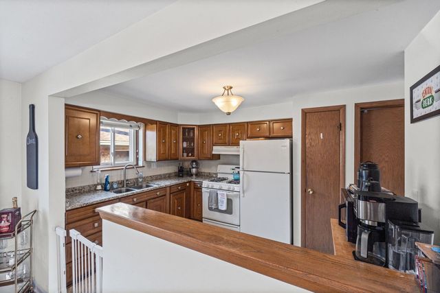 6811 N Olmsted Avenue 205, Chicago, IL 60631